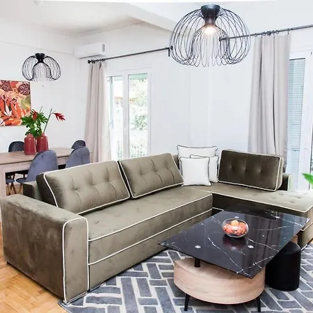Sophisticated Apt In Charming Kifisia Athens